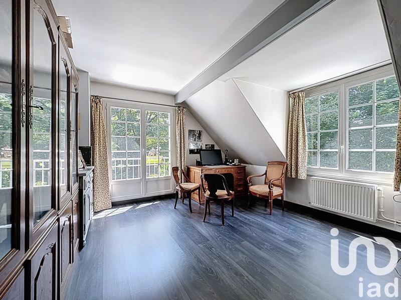 Maison - 270 m² - 9 pièces