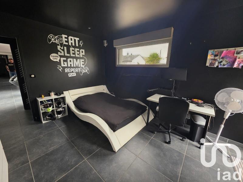 Maison - 330 m² - 10 pièces