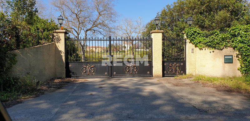 Maison - 400 m² - 8 pièces