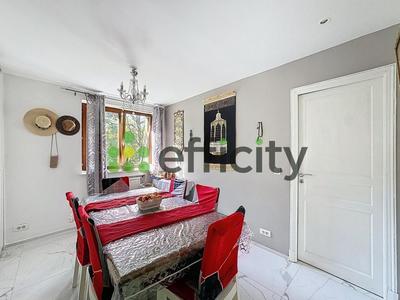 Appartement ancien - 80 m² - 5 pièces