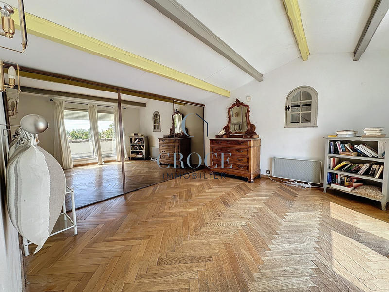 Maison traditionnelle - 236 m² - 9 pièces