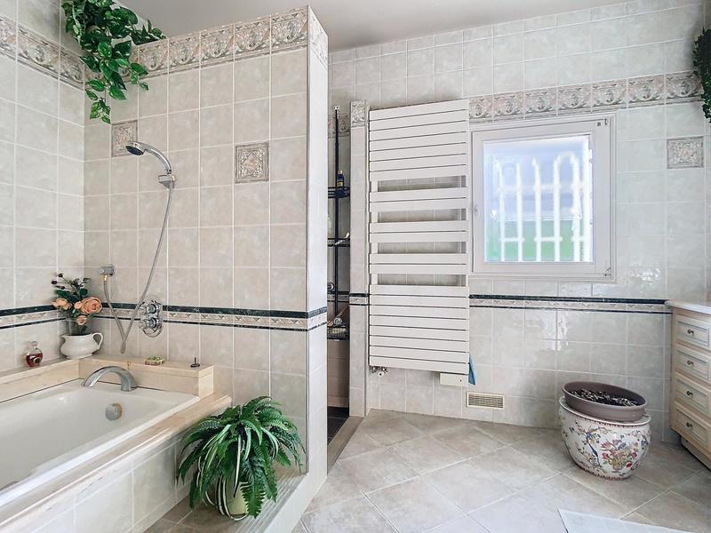 Maison de maîtres - 292 m² - 8 pièces