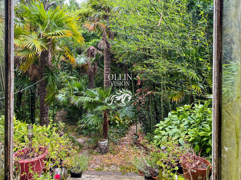 Maison - 300 m² - 10 pièces