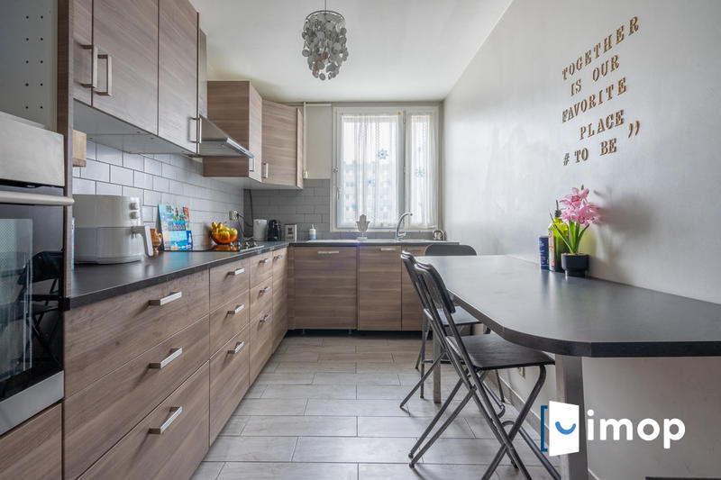 Appartement - 77 m² - 4 pièces