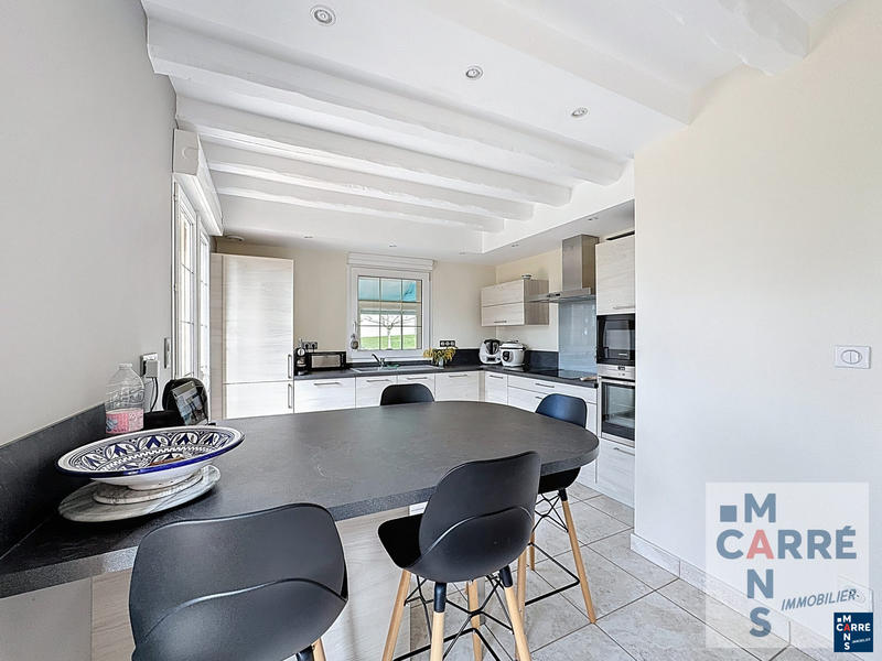 Maison - 237 m² - 8 pièces