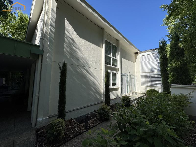 Villa - 212 m² - 6 pièces