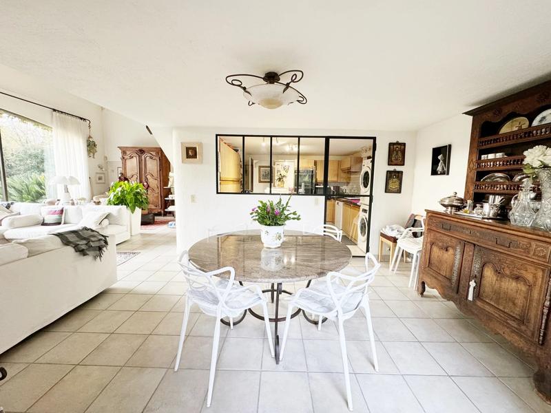 Villa - 202 m² - 5 pièces