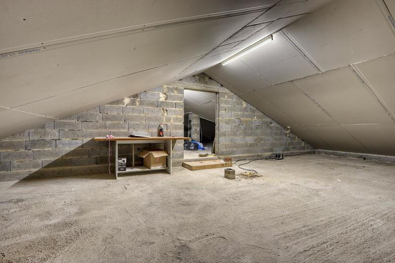 Maison - 250 m² - 9 pièces