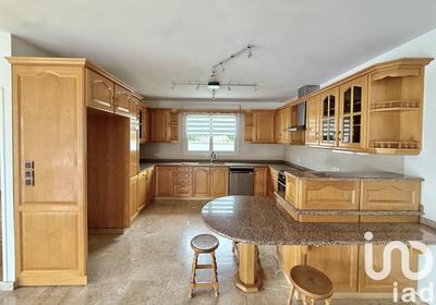 Maison - 414 m² - 8 pièces