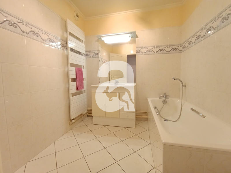 Appartement - 81 m² - 3 pièces