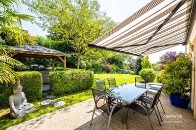 Maison - 243 m² - 8 pièces