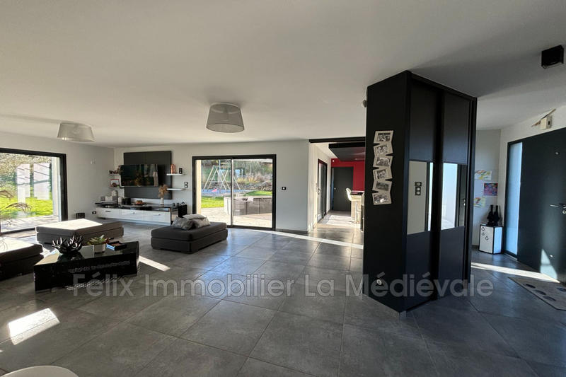 Villa - 255 m² - 5 pièces