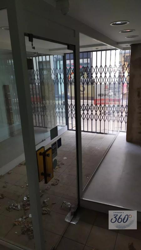 Local commercial - 50 m² - 3 pièces