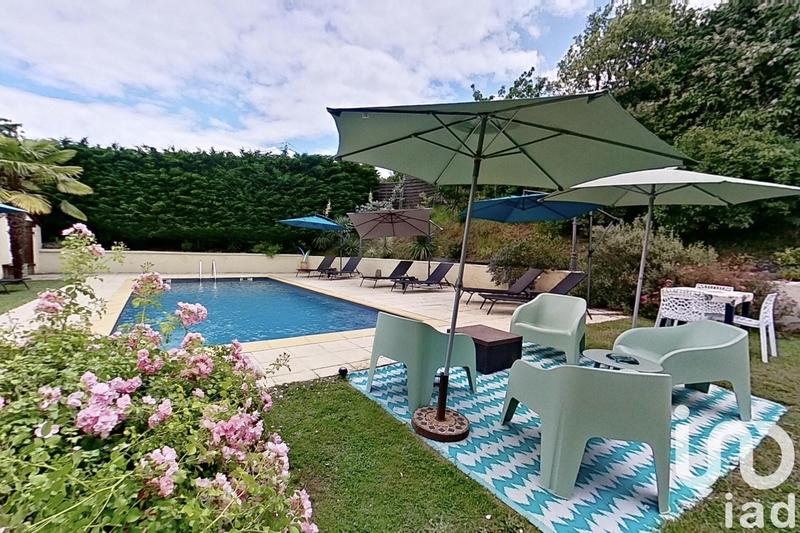 Maison - 260 m² - 11 pièces