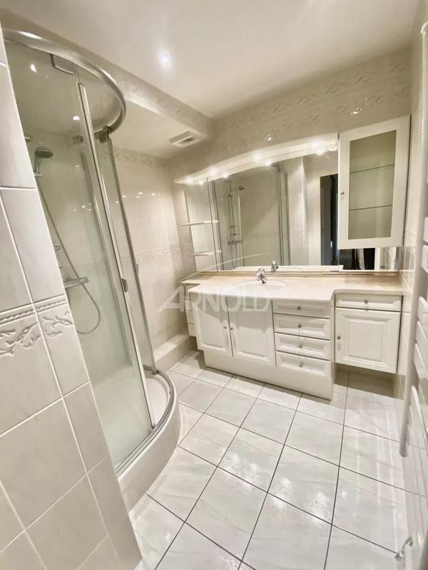 Appartement - 168 m² - 5 pièces