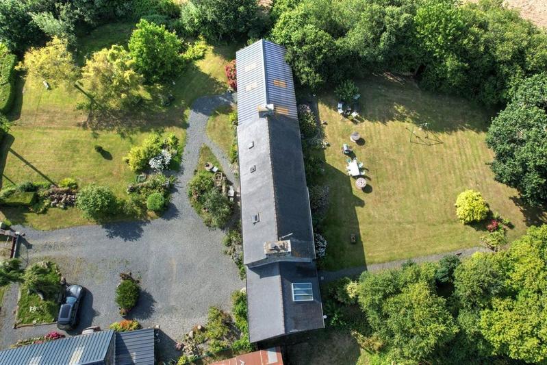 Maison - 218 m² - 9 pièces