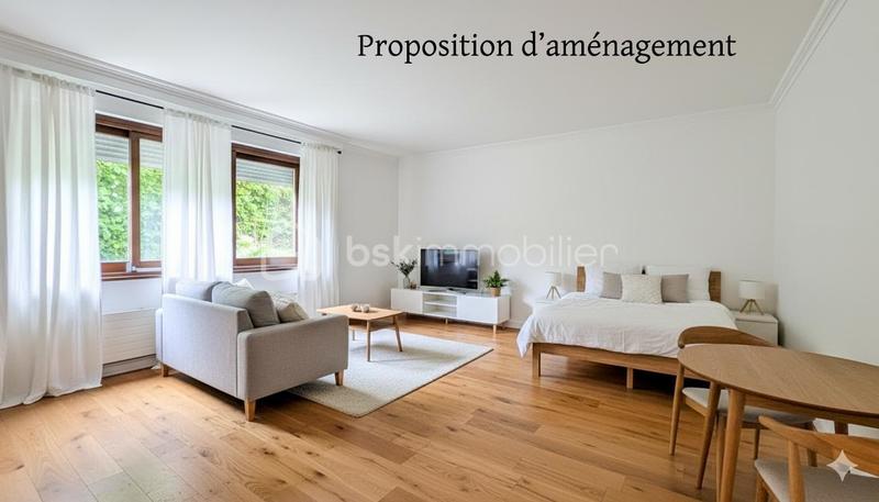 Demeure - 250 m² - 11 pièces