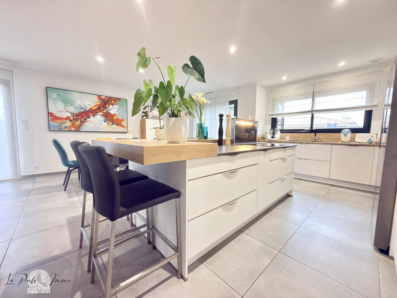 Villa - 137 m² - 4 pièces