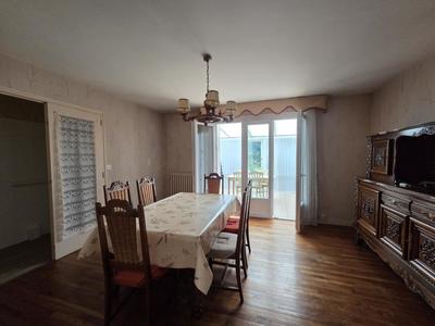 Maison - 97 m² - 5 pièces