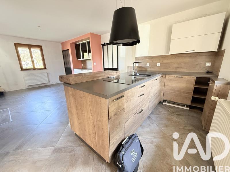 Maison - 181 m² - 5 pièces