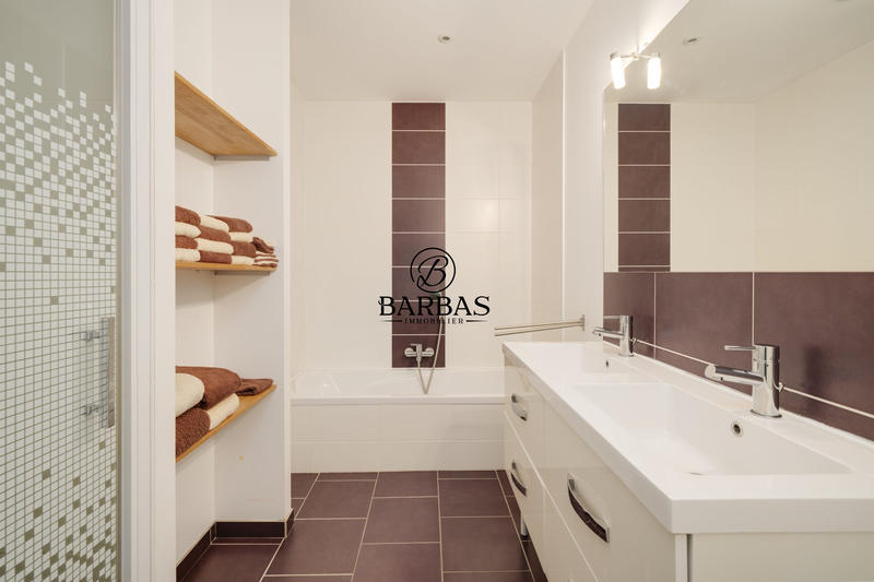 Appartement - 302 m² - 10 pièces