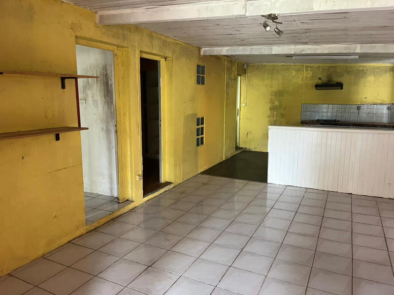 Maison - 280 m² - 10 pièces