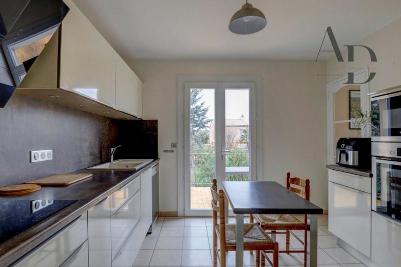 Maison - 111 m² - 5 pièces