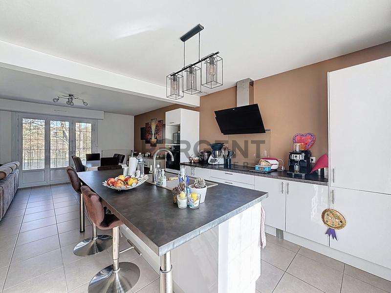 Maison - 95 m² - 5 pièces