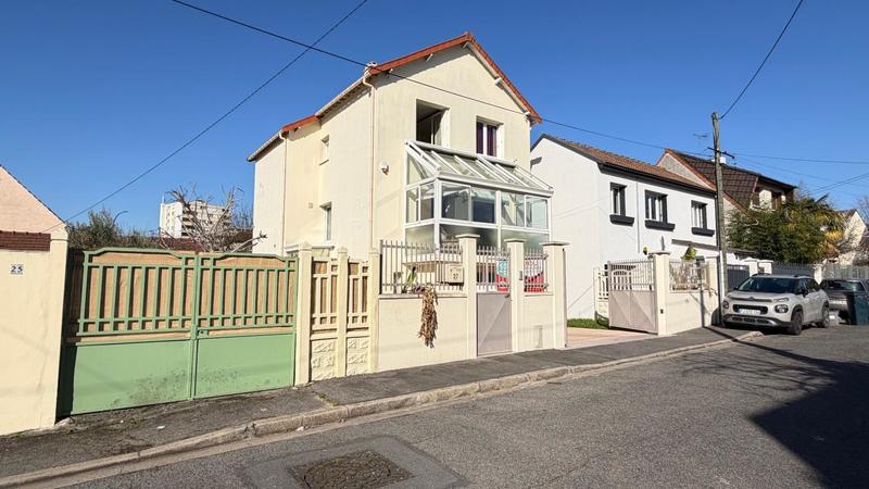 Maison - 140 m² - 6 pièces