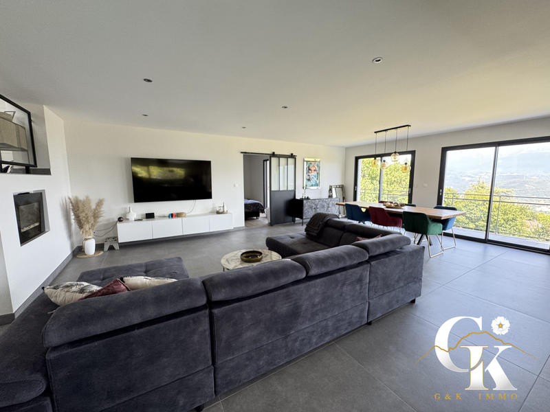 Maison - 160 m² - 6 pièces