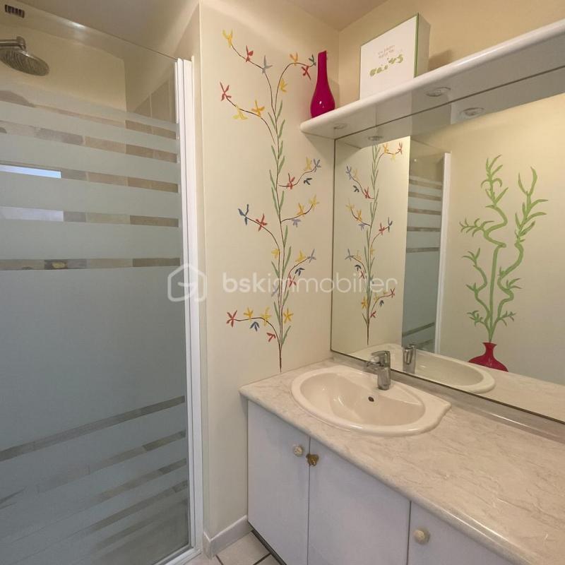 Maison - 201 m² - 7 pièces