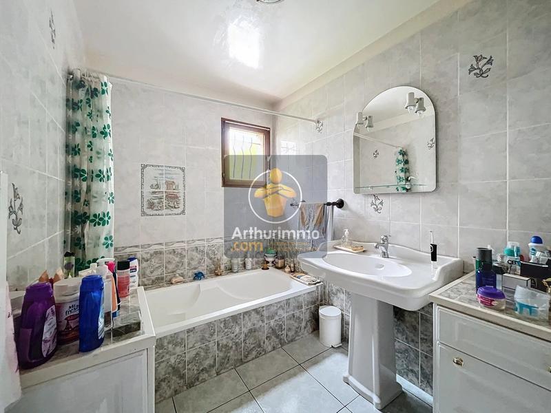 Maison - 122 m² - 7 pièces