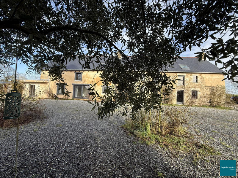 Maison - 254 m² - 6 pièces