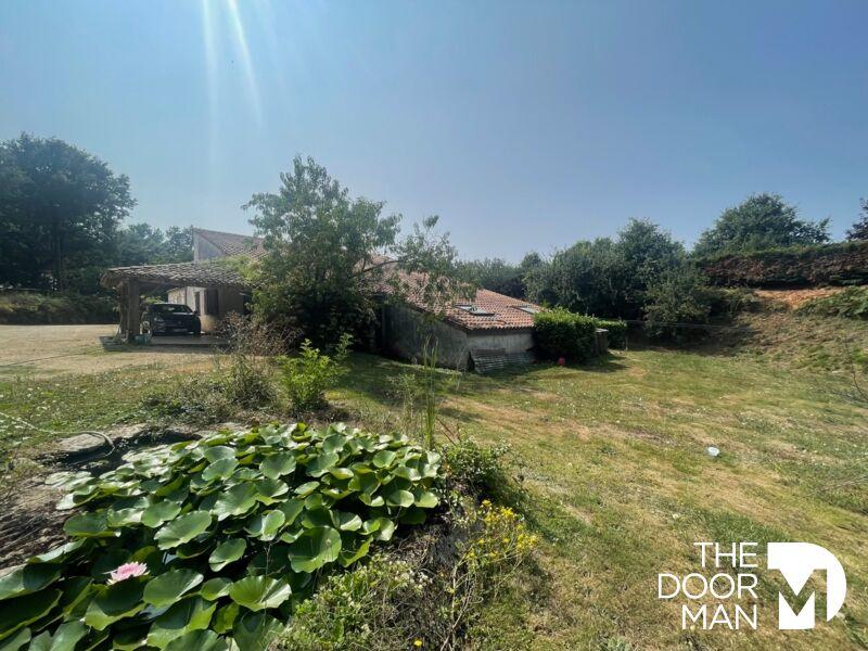 Maison - 240 m² - 8 pièces