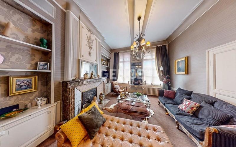 Maison - 294 m² - 7 pièces