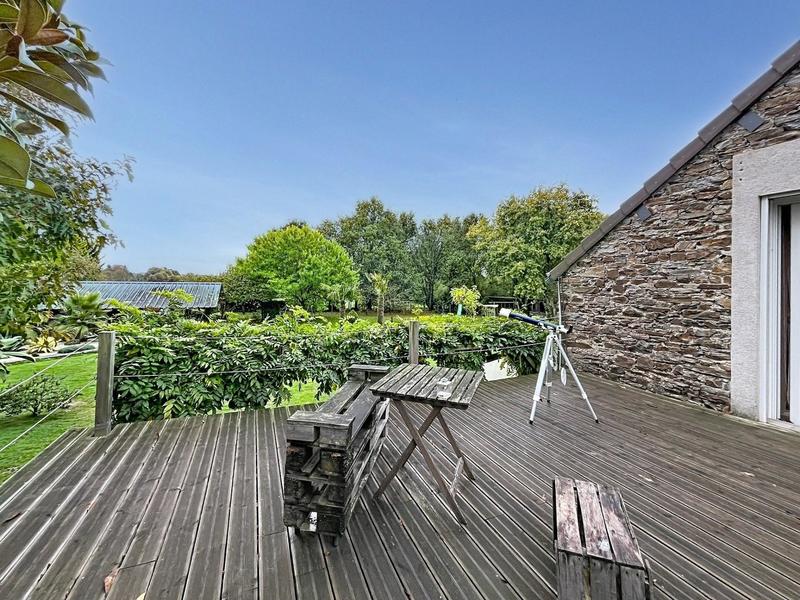 Maison - 220 m² - 6 pièces