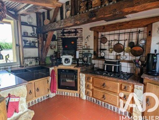 Maison - 250 m² - 11 pièces