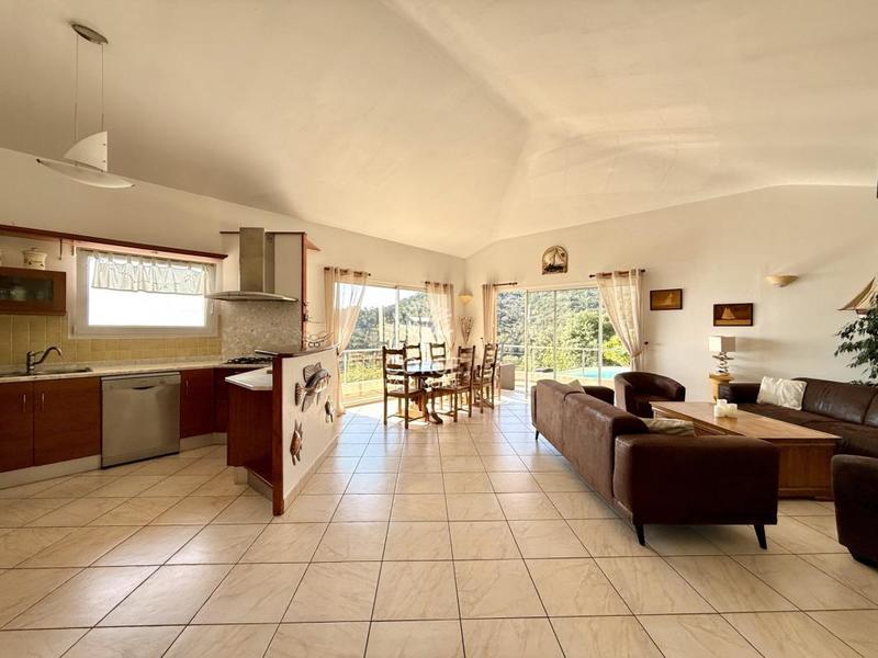 Villa - 185 m² - 5 pièces