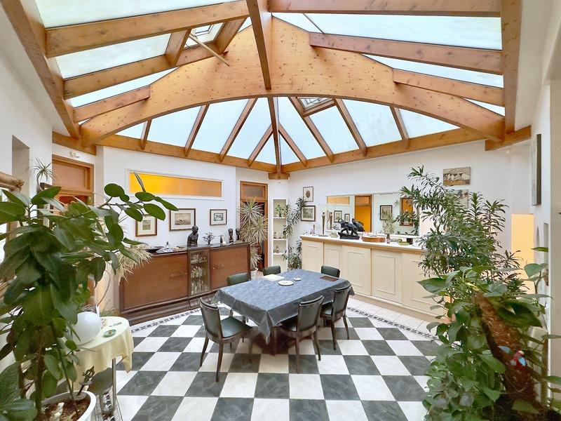 Appartement ancien - 122 m² - 4 pièces