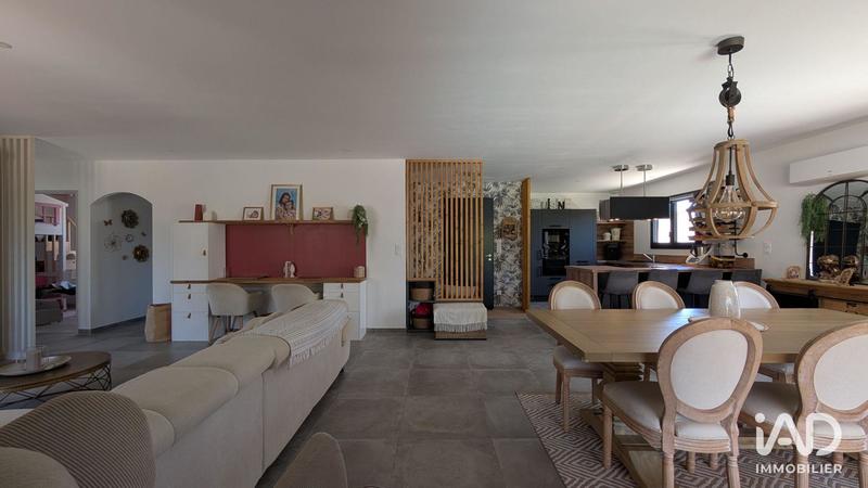 Maison - 200 m² - 7 pièces