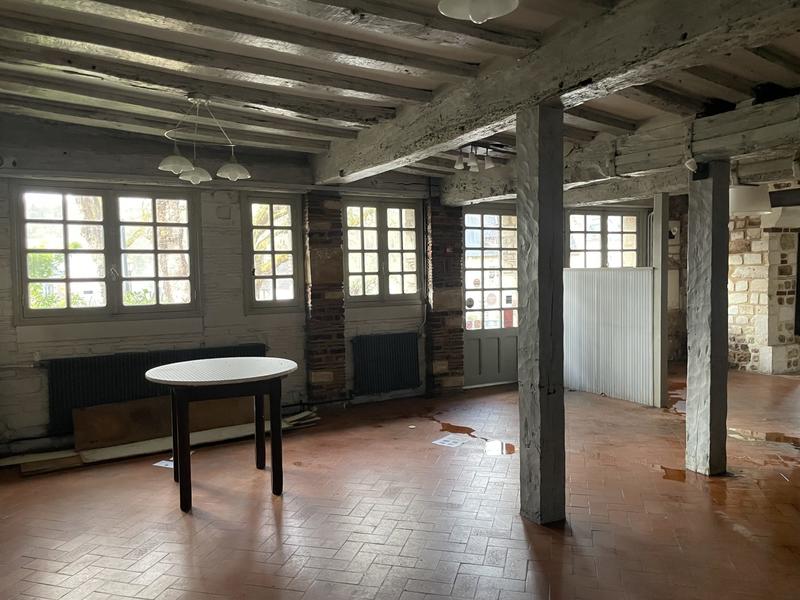 Maison - 750 m² - 18 pièces