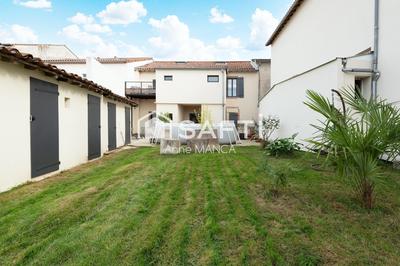 Maison - 234 m² - 8 pièces