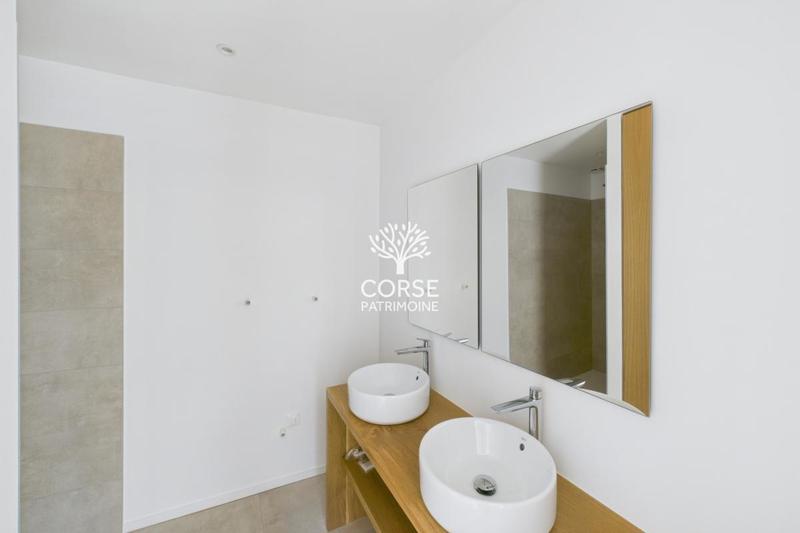 Appartement - 85 m² - 3 pièces