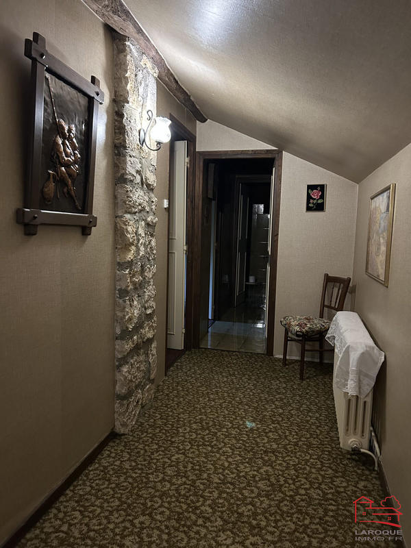 Maison - 210 m² - 8 pièces