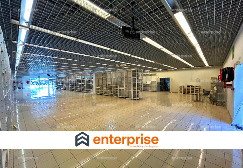 Local commercial - 750 m²