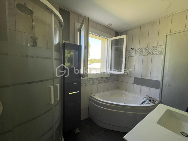 Maison traditionnelle - 175 m² - 8 pièces