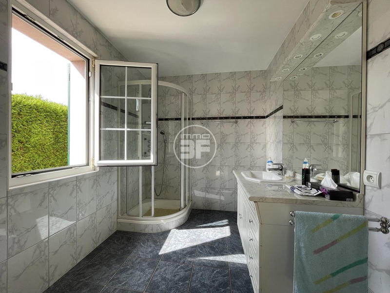 Maison - 356 m² - 8 pièces