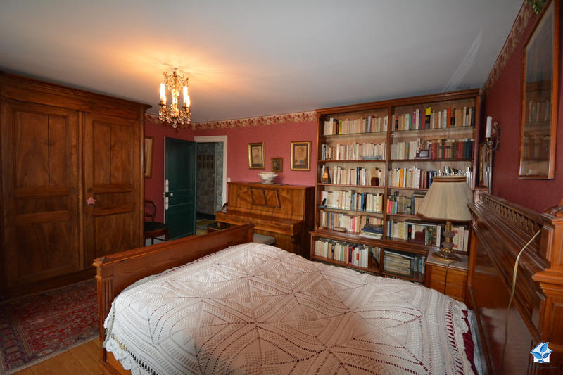 Viager - Maison - 381 m² - 11 pièces