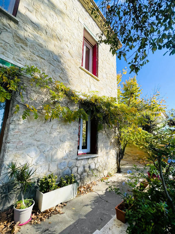 Maison - 239 m² - 7 pièces