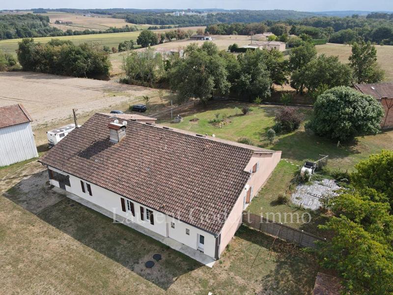 Maison - 342 m² - 14 pièces